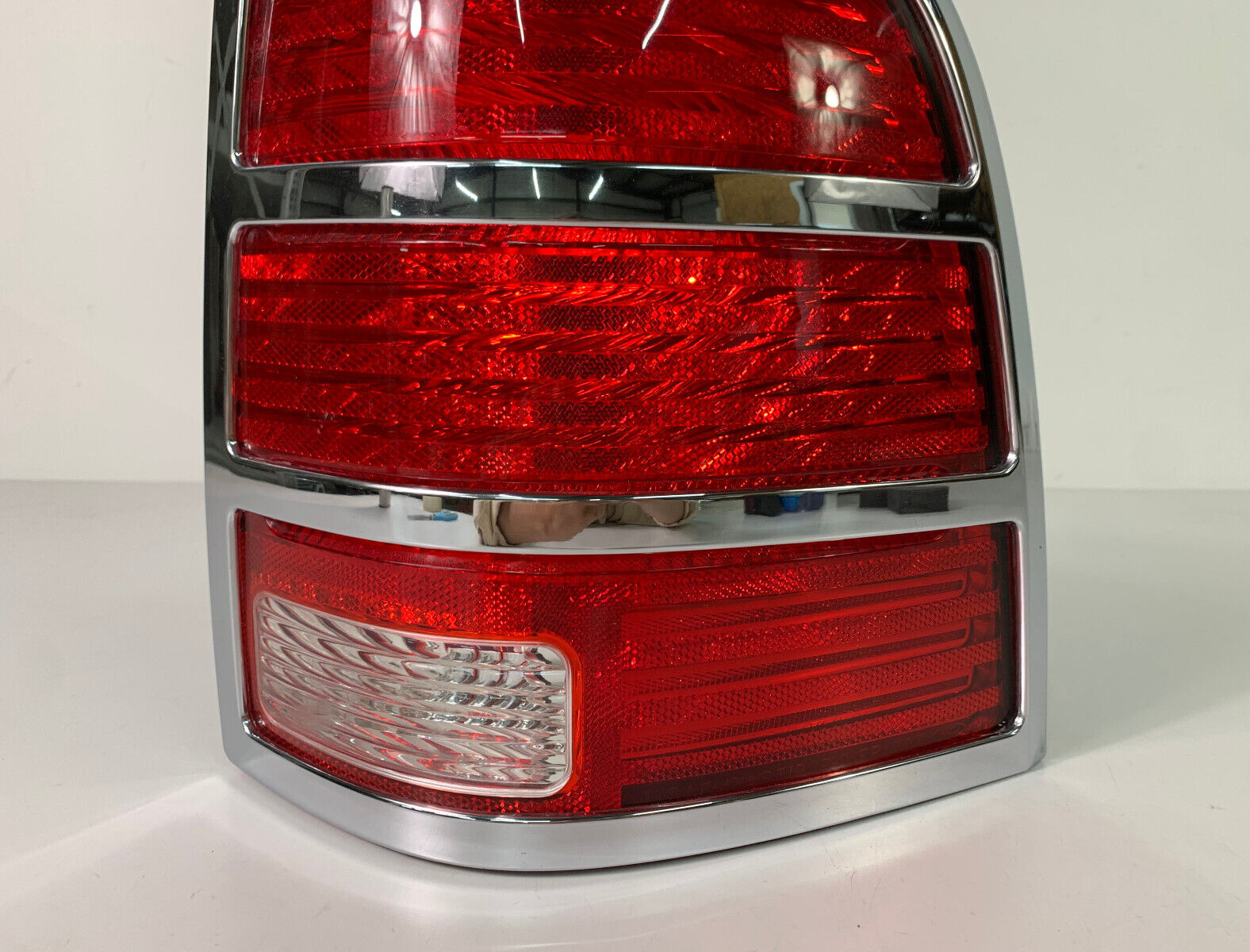 2002 2003 2004 2005 Ford Explorer Right RH Passenger Side Halogen Tail Light OEM