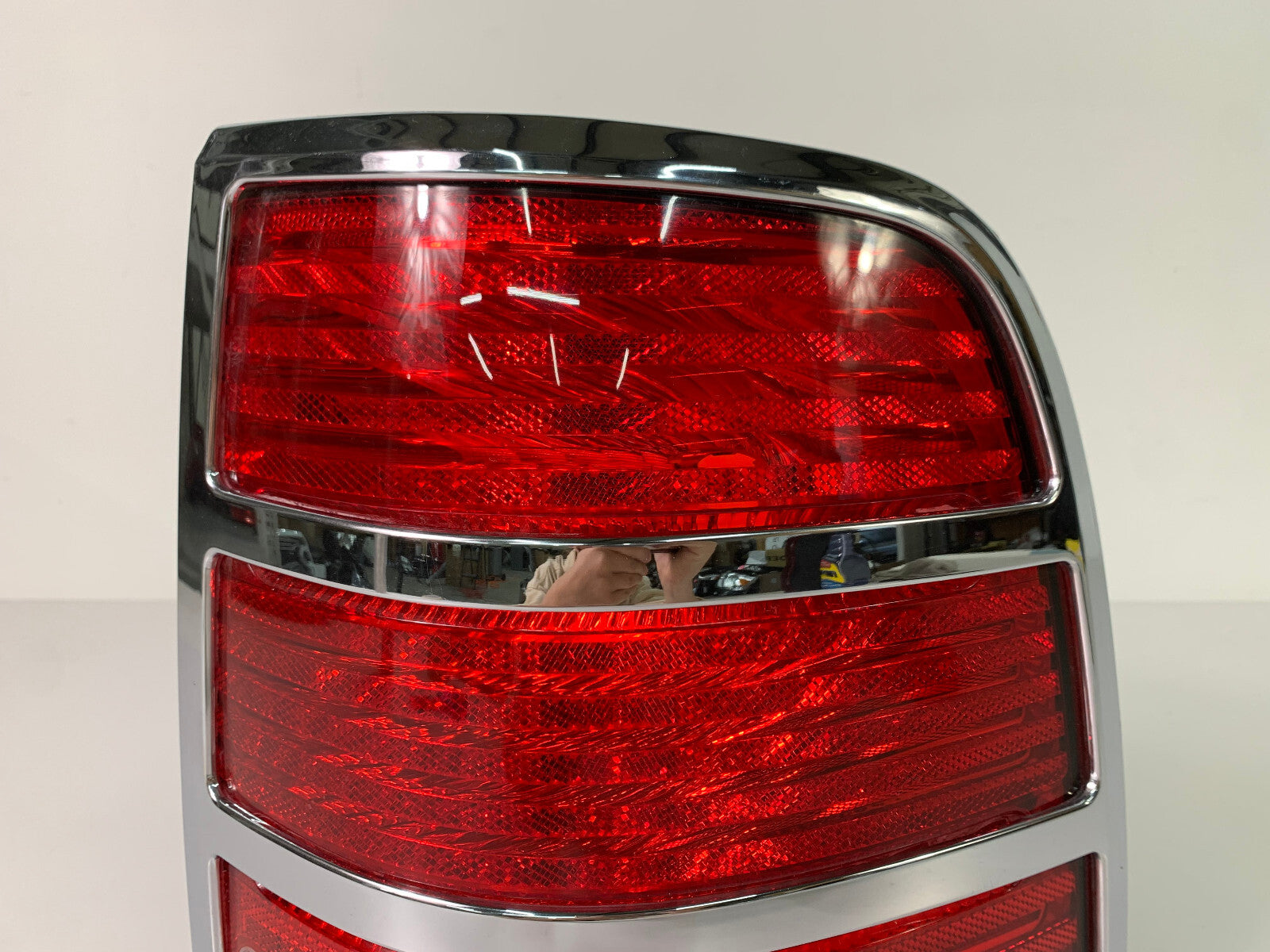2002 2003 2004 2005 Ford Explorer Right RH Passenger Side Halogen Tail Light OEM