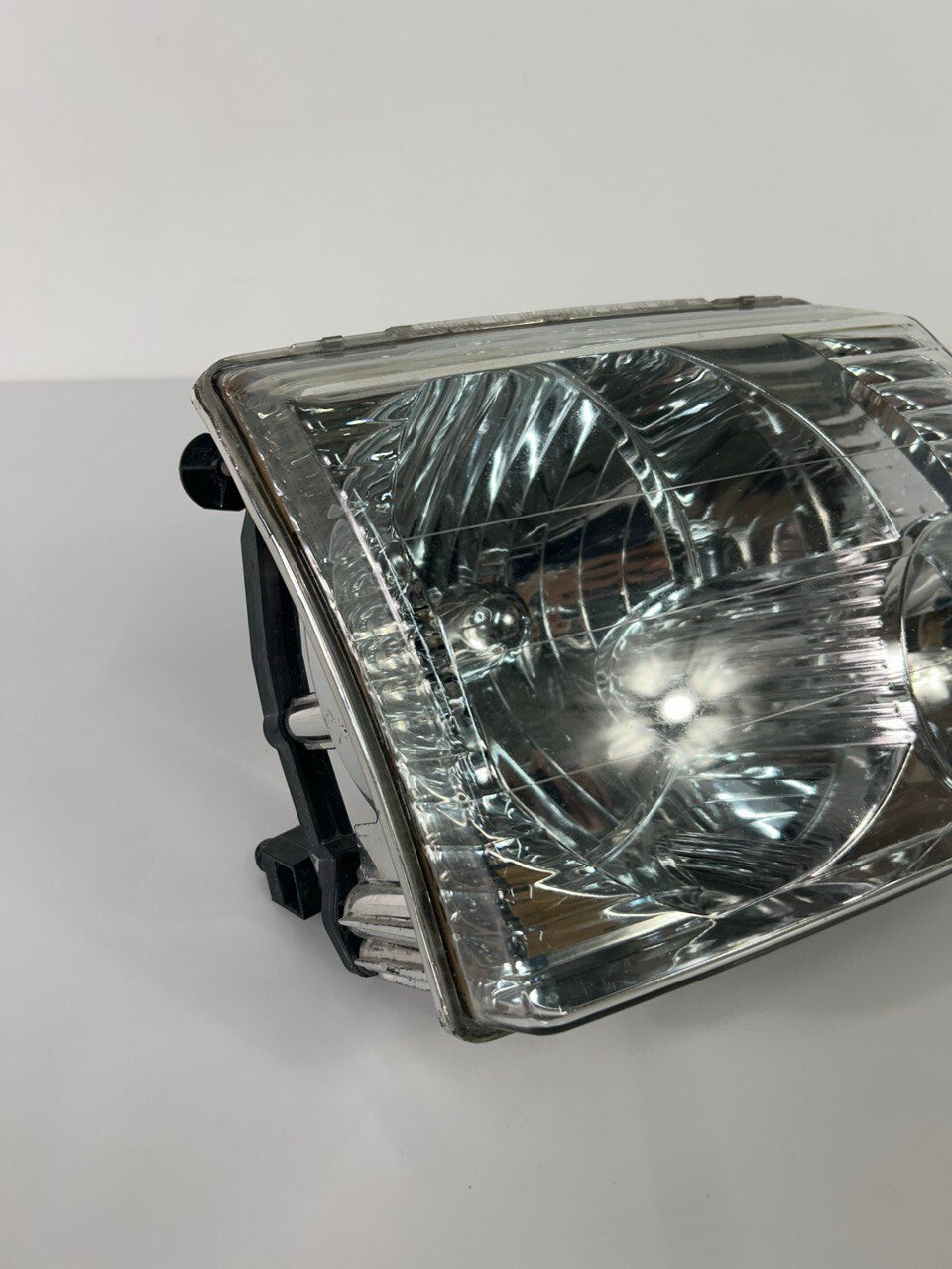 2002 - 2005 FORD EXPLORER FRONT RIGHT PASSENGER SIDE HEADLIGHT OEM 02 03 04 05