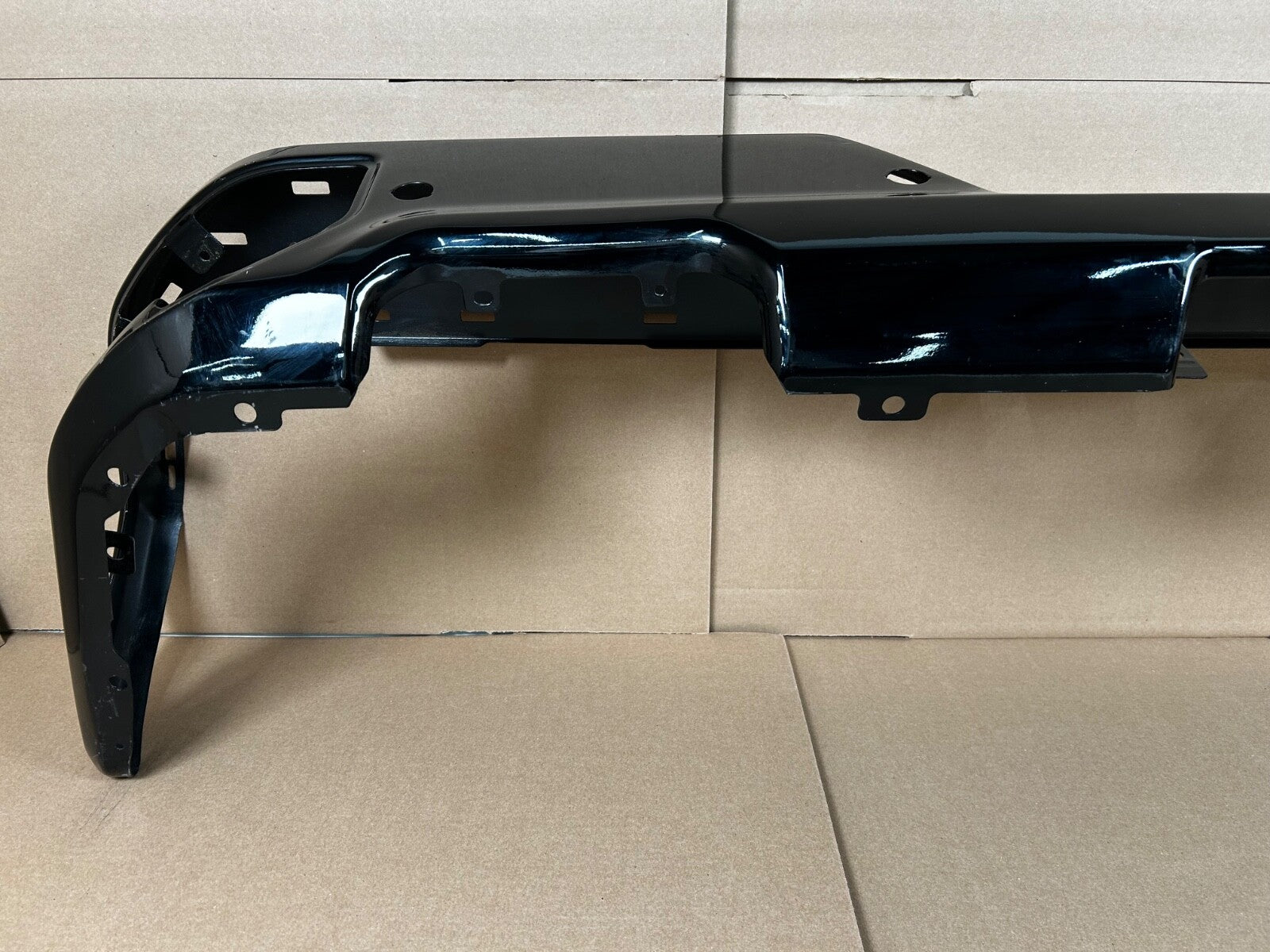 19-23 CHEVY SILVERADO/GMC SIERRA 1500 REAR BUMPER W/ HOLES & DUAL EXHAUST OEM