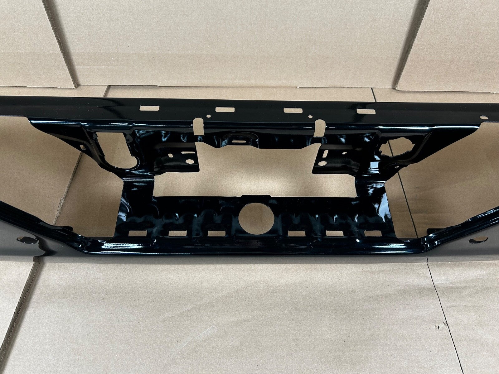 19-23 CHEVY SILVERADO/GMC SIERRA 1500 REAR BUMPER W/ HOLES & DUAL EXHAUST OEM